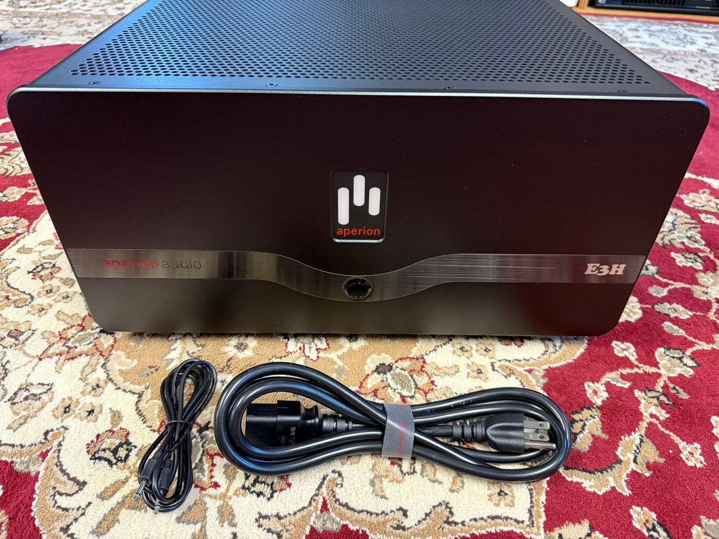 Aperion Audio Energy Pro E3H power amplifier front panel